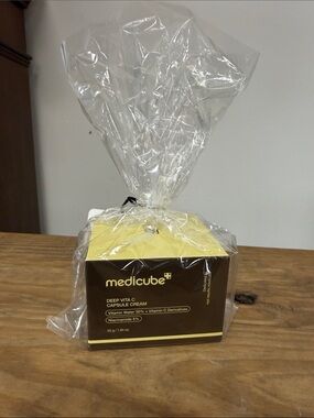 Medicube Deep Vita C Capsule Cream — Brown